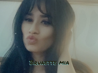 Brunette_mia