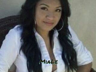 Mia_Le