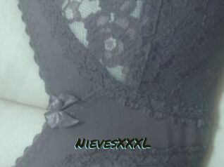NievesXXXL
